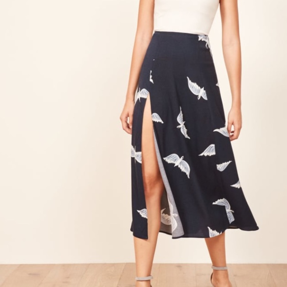 Reformation Zoe skirt blue & white sparrows